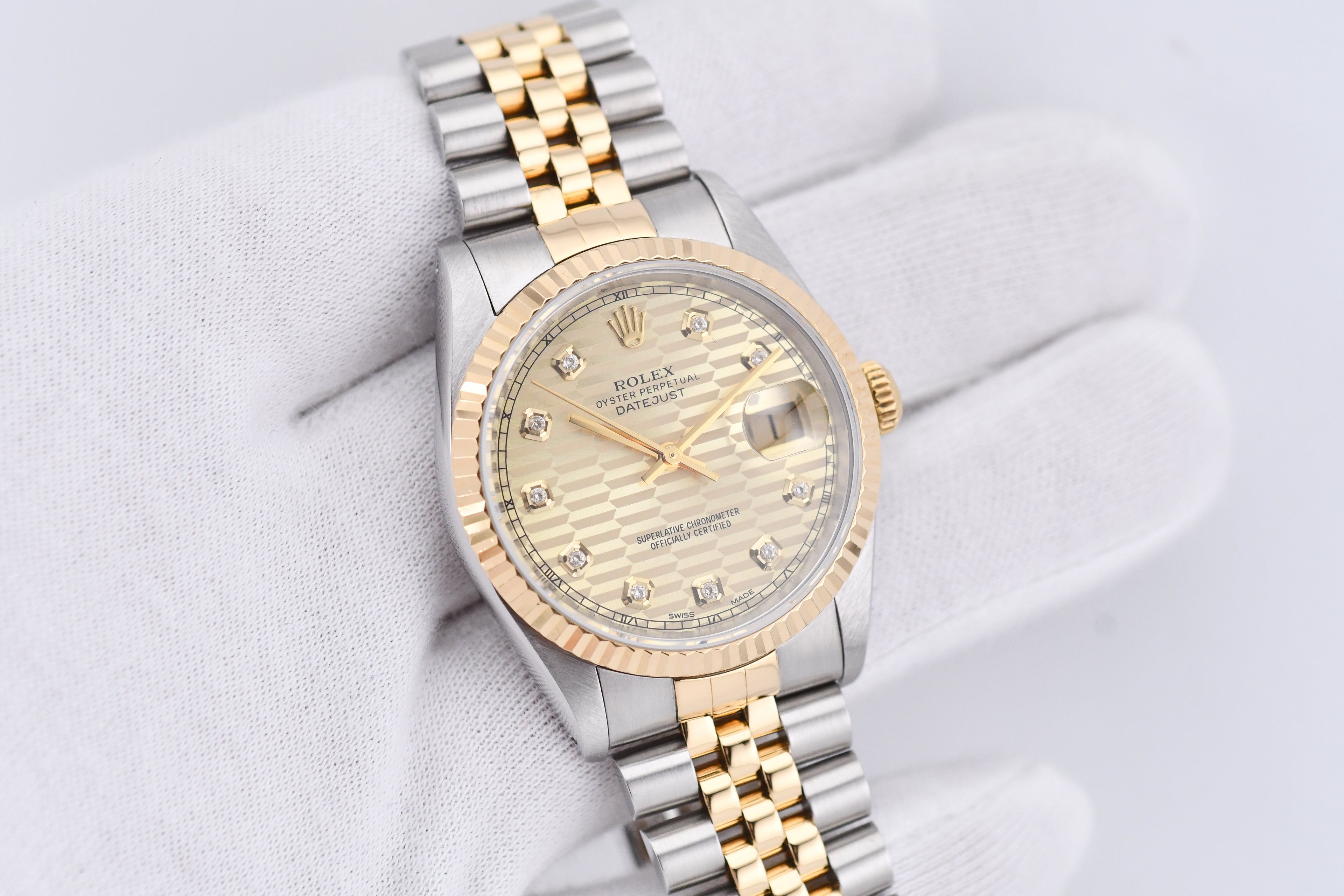 Rolex Datejust 36mm Ref 16233 Yellow Gold Bezel Champagne wave Dial
