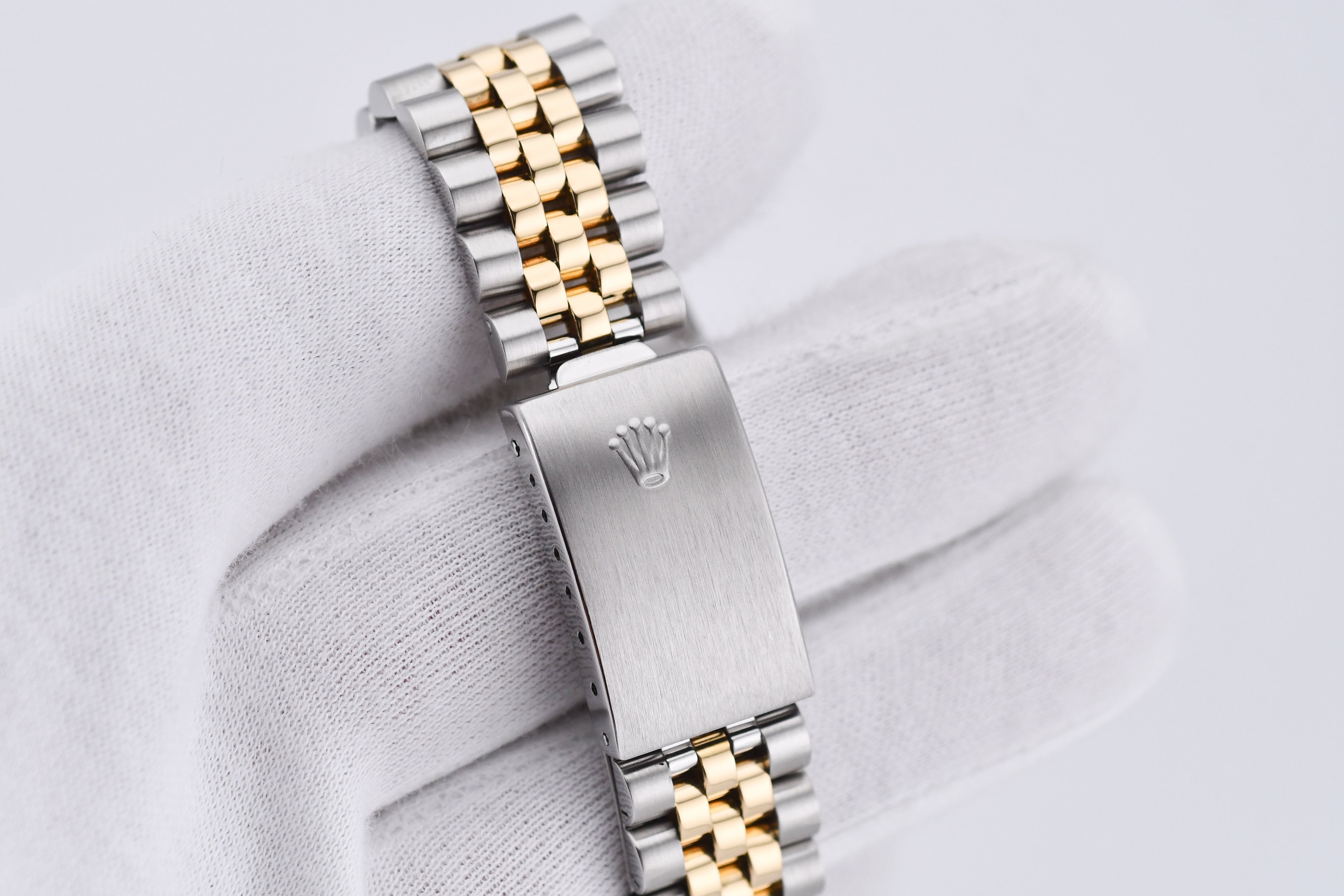 Rolex Datejust 36mm Ref 16233 Yellow Gold Bezel Champagne wave Dial