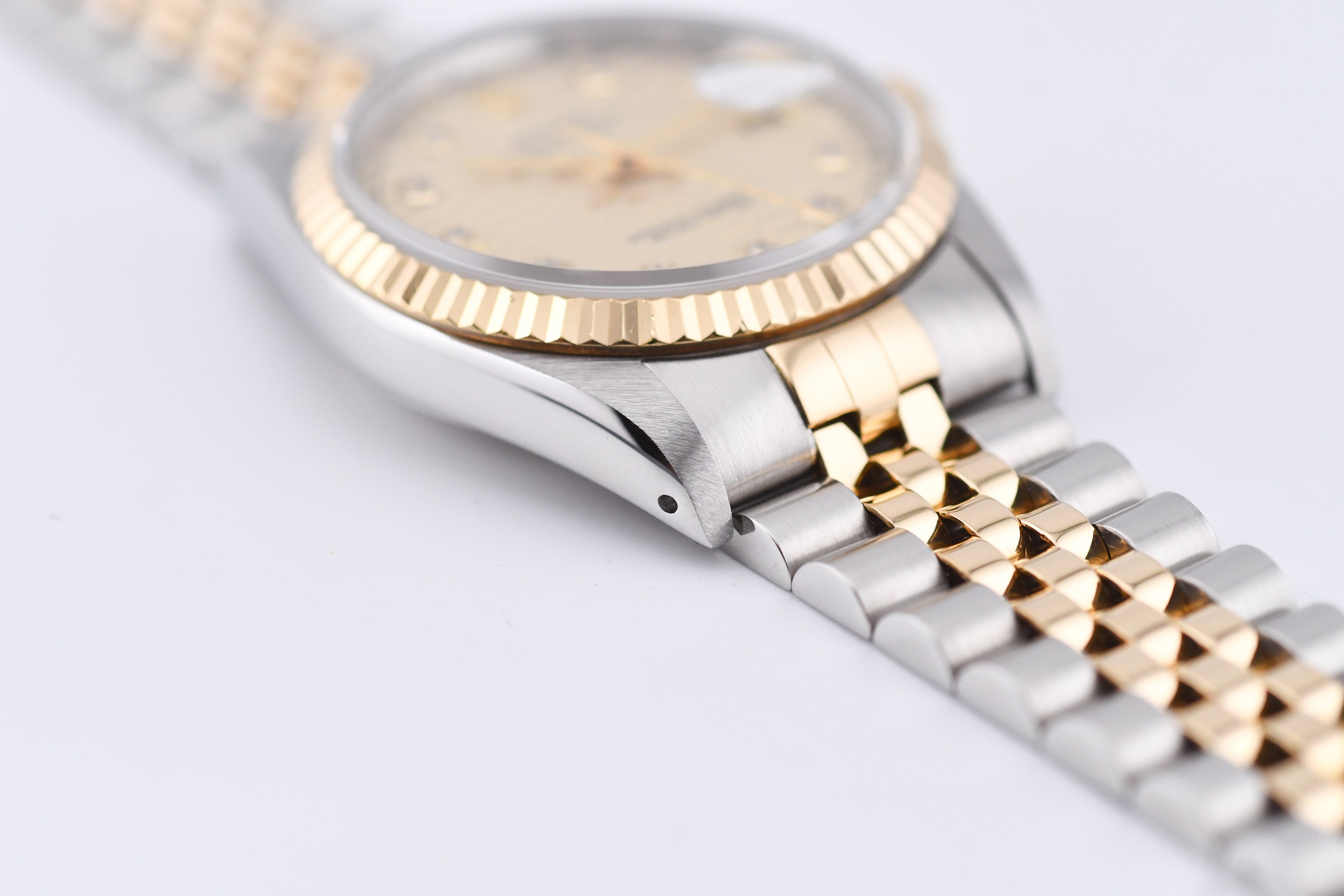 Rolex Datejust 36mm Ref 16233 Yellow Gold Bezel Champagne wave Dial