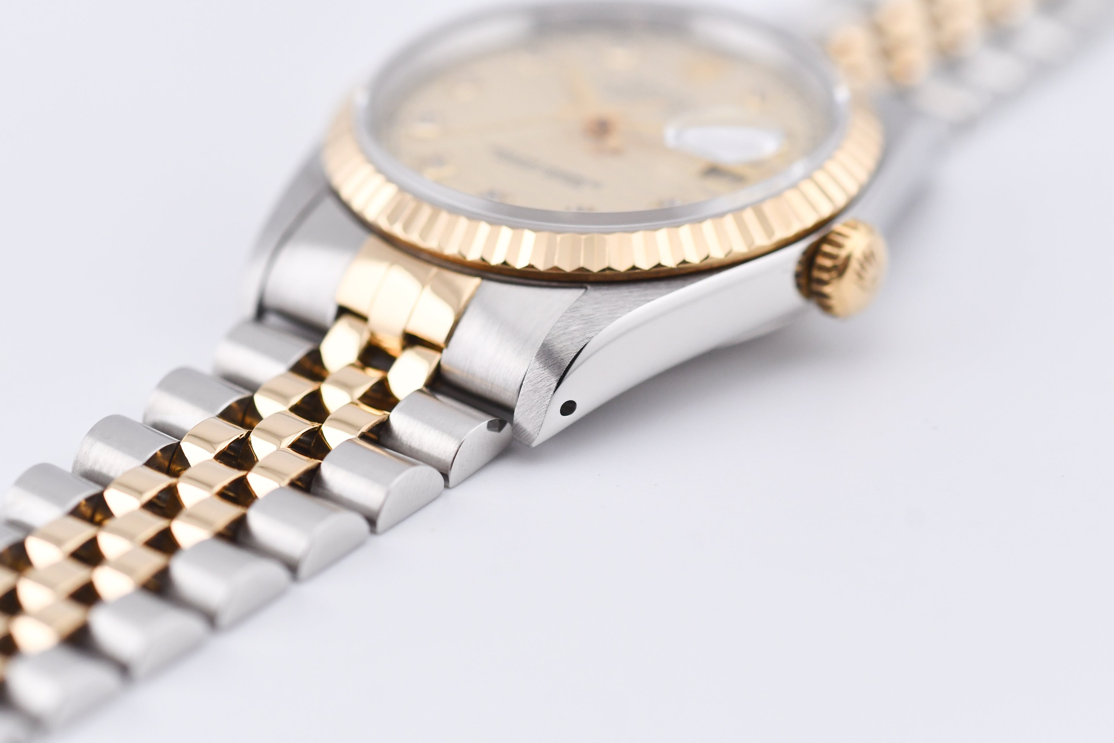 Rolex Datejust 36mm Ref 16233 Yellow Gold Bezel Champagne wave Dial