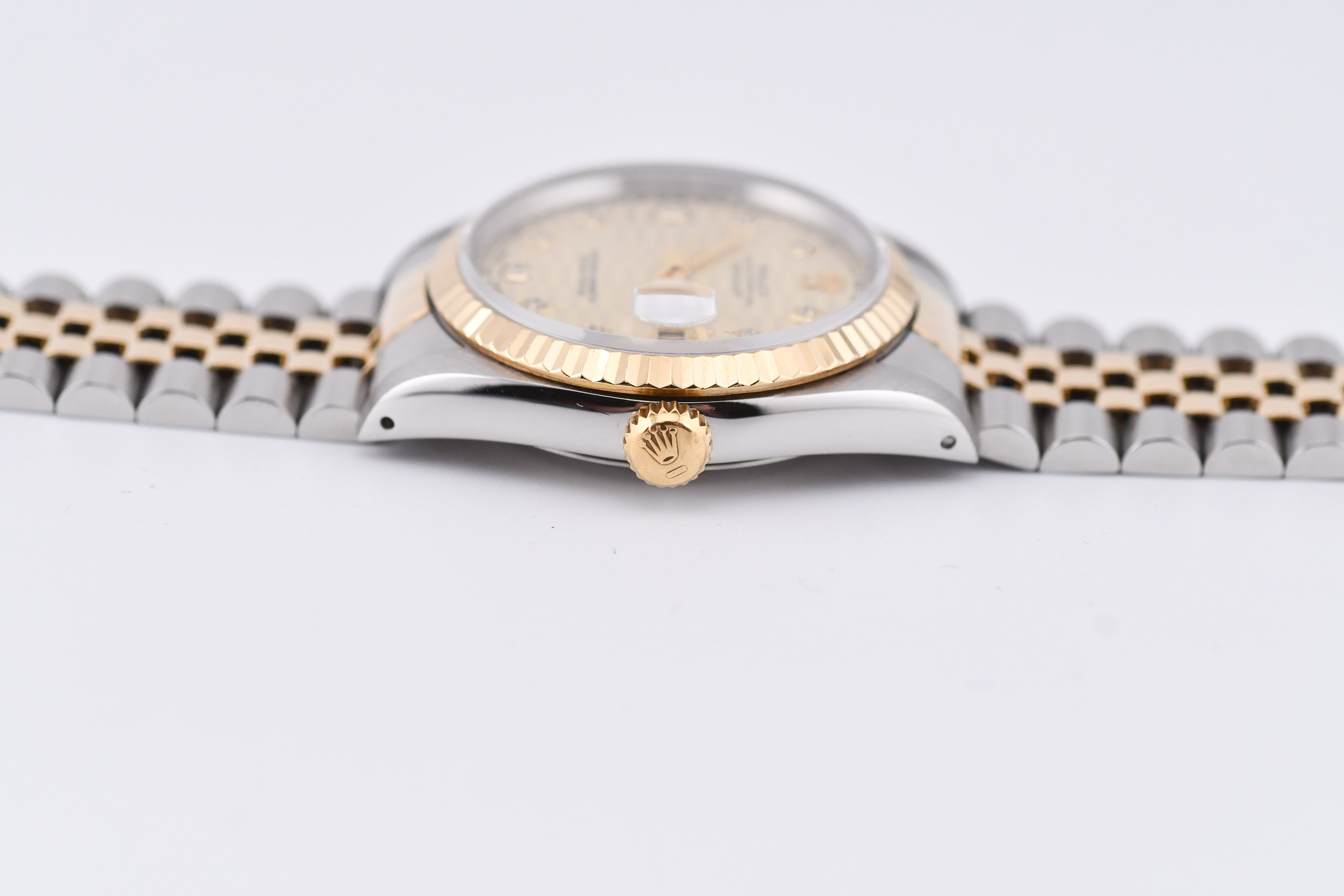 Rolex Datejust 36mm Ref 16233 Yellow Gold Bezel Champagne wave Dial