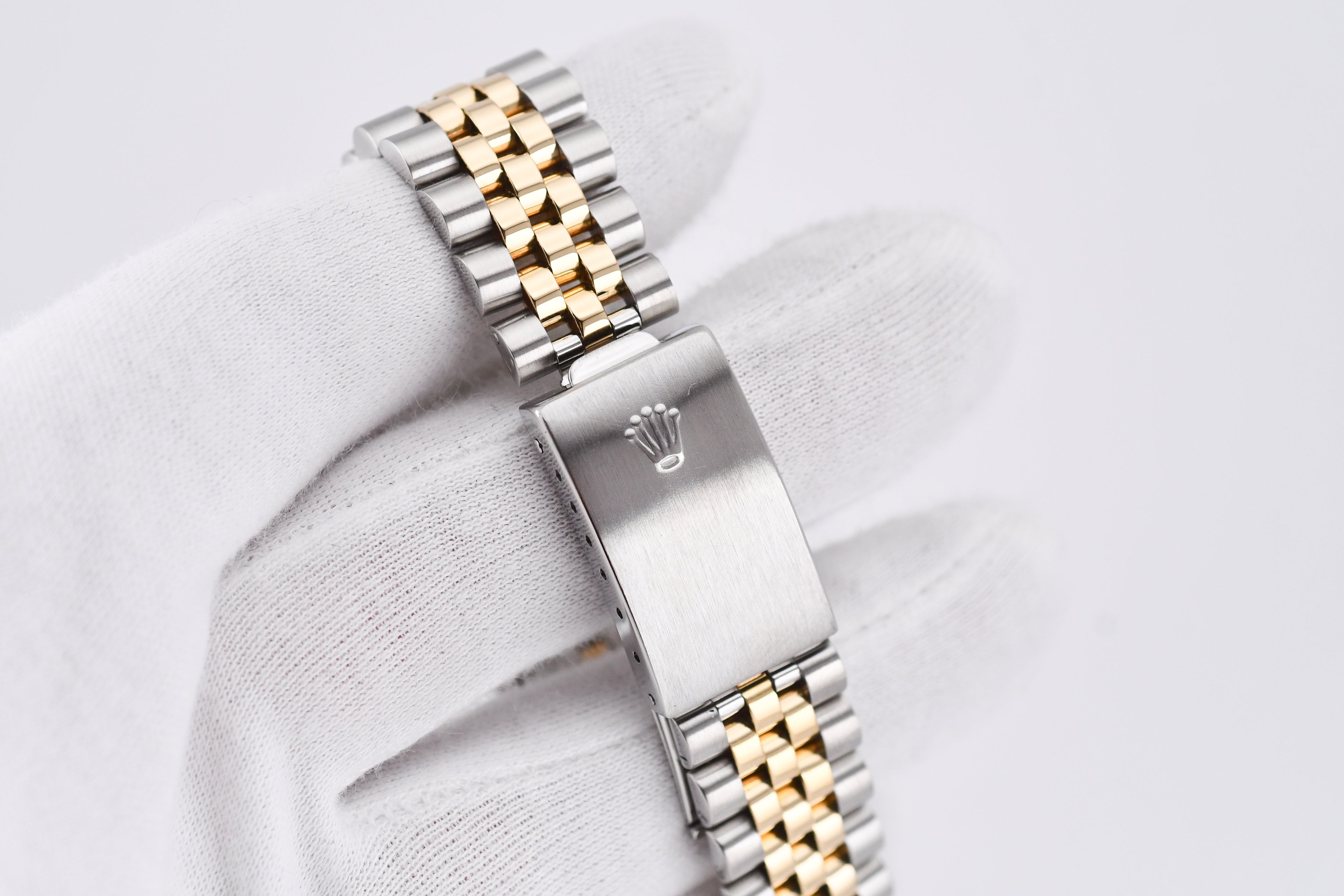 Rolex Datejust 36mm Ref 16233 Yellow Gold Bezel White Roman Dial