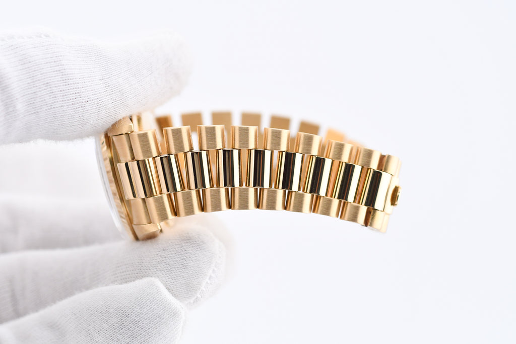 Rolex Day-Date 36mm Ref 18038 Blue Mother of Pearl Baguette Diamond Dial
