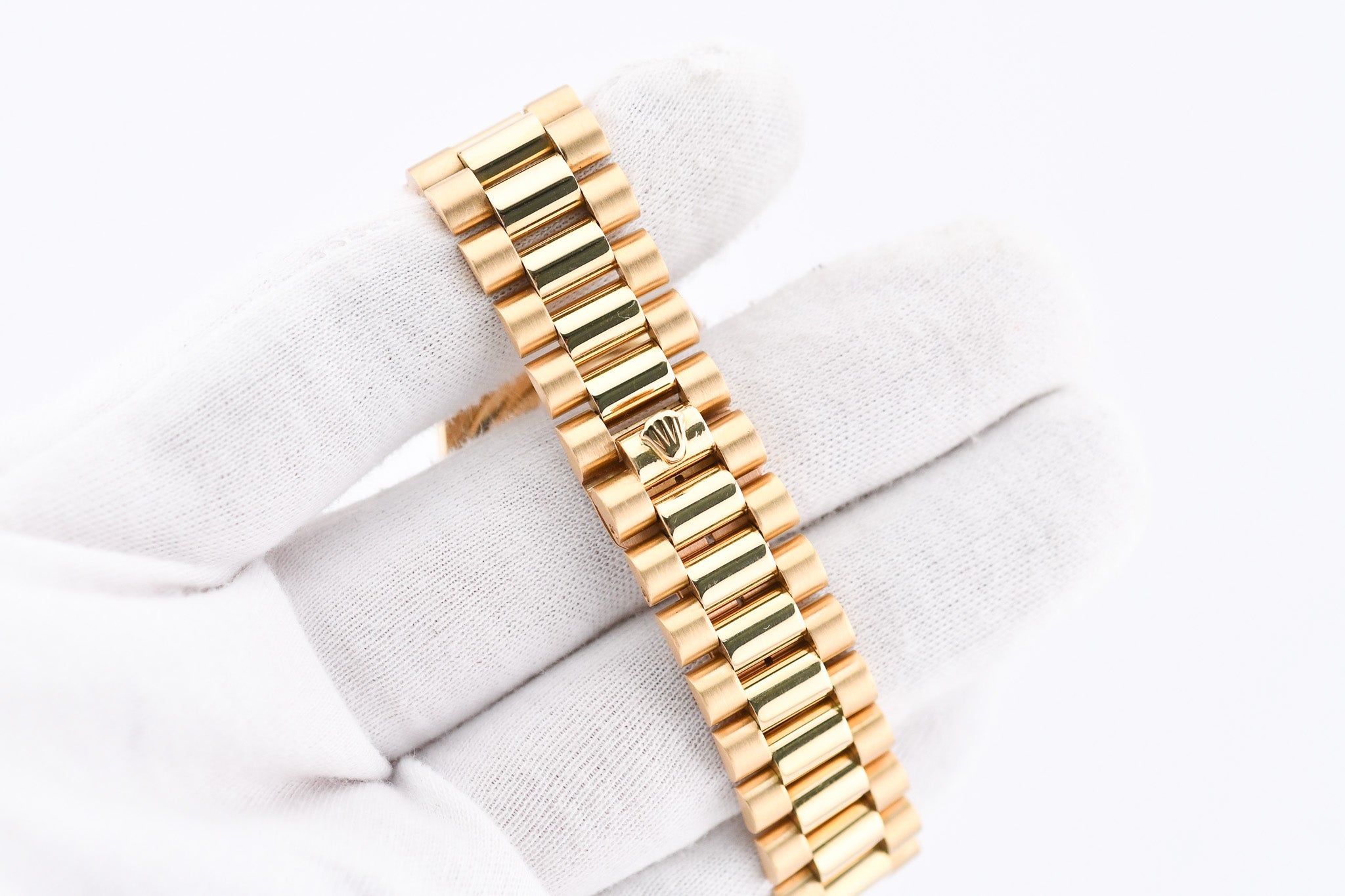 Rolex Day-Date 36mm Ref 18038 Pink Mother of Pearl Baguette Diamond Dial